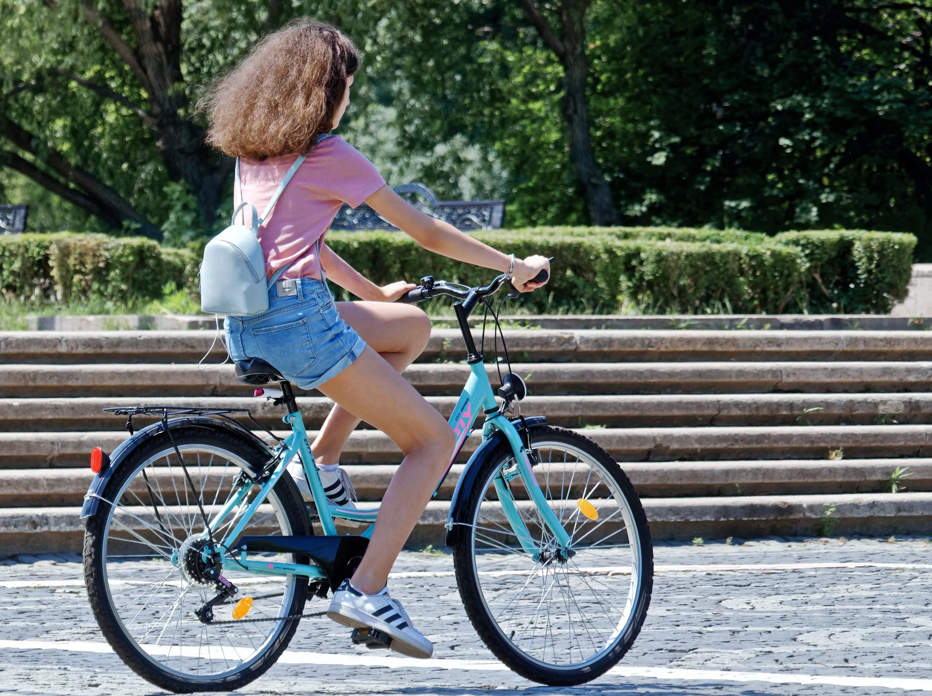 bicycle handlebar speakers