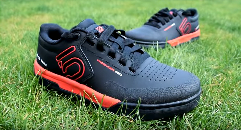 Best Flat Pedal Shoes For Cycling - Reviews & Buying Guide